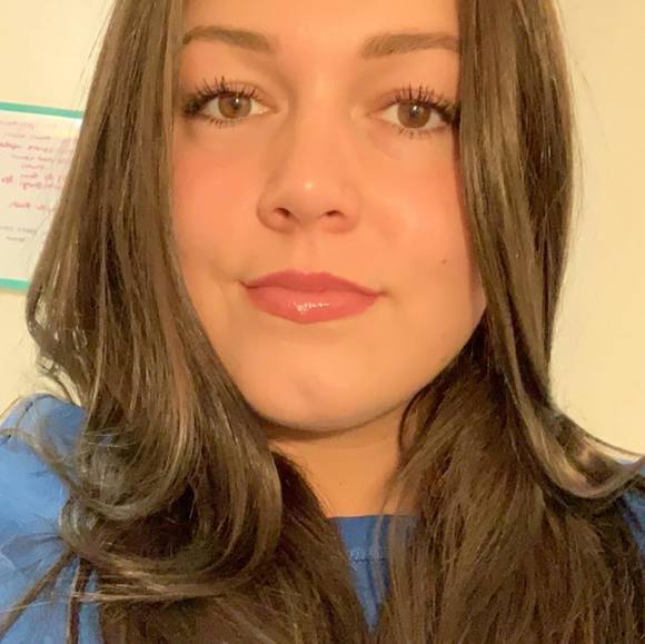 Meet your Posher, Danielle - Picture 1 of 1